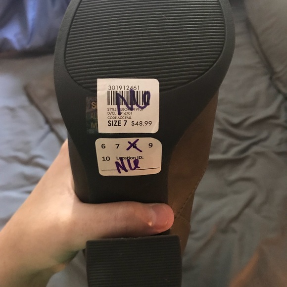 Heel Boots NEVER worn - Picture 3 of 3